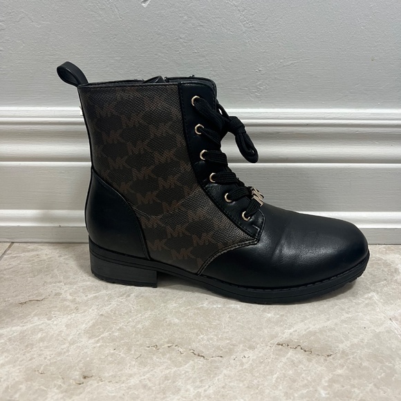 Kids, Michael Kors Boots - Picture 2 of 5
